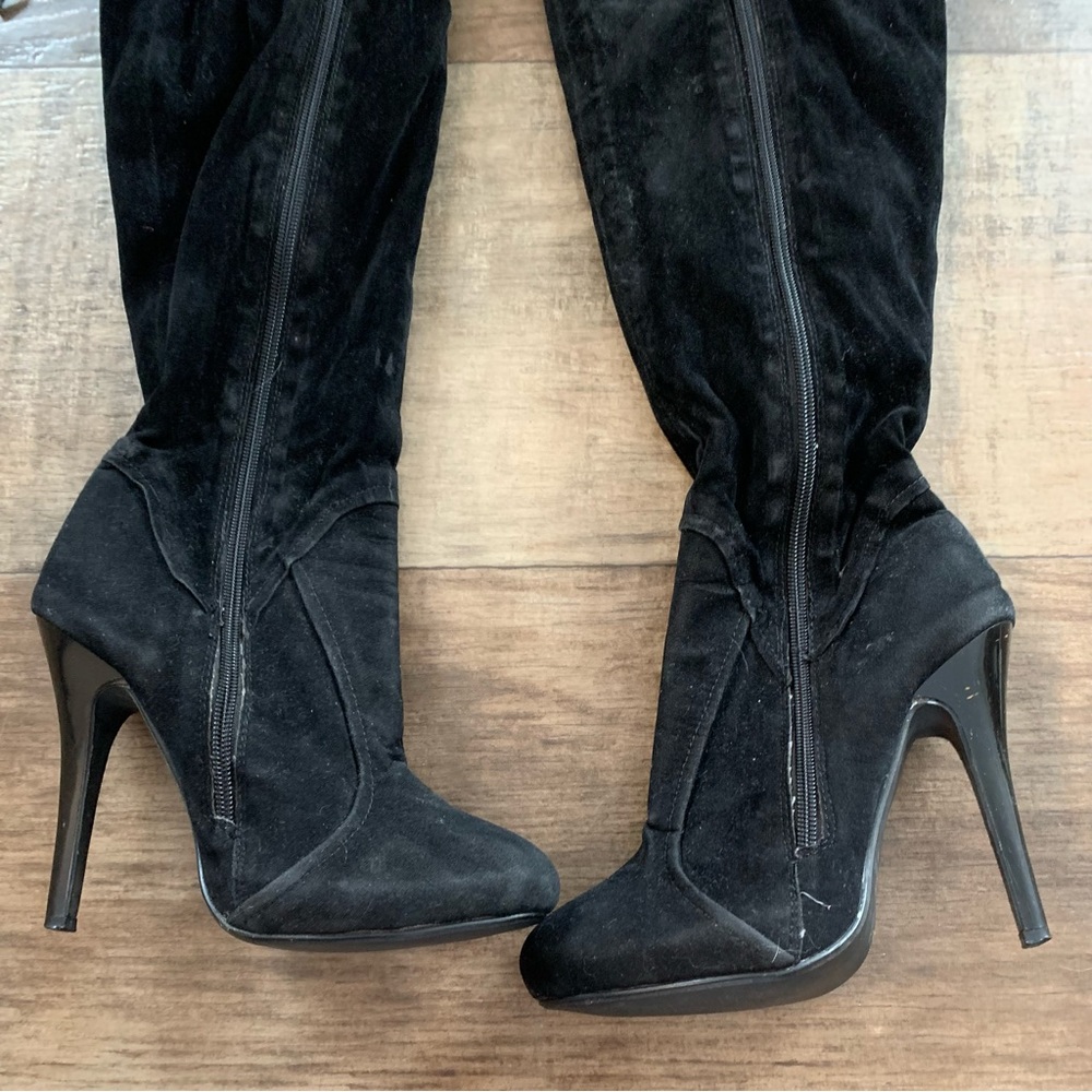 Frederick’s of Hollwood thigh high suede like heeled boots - Picture 3 of 10
